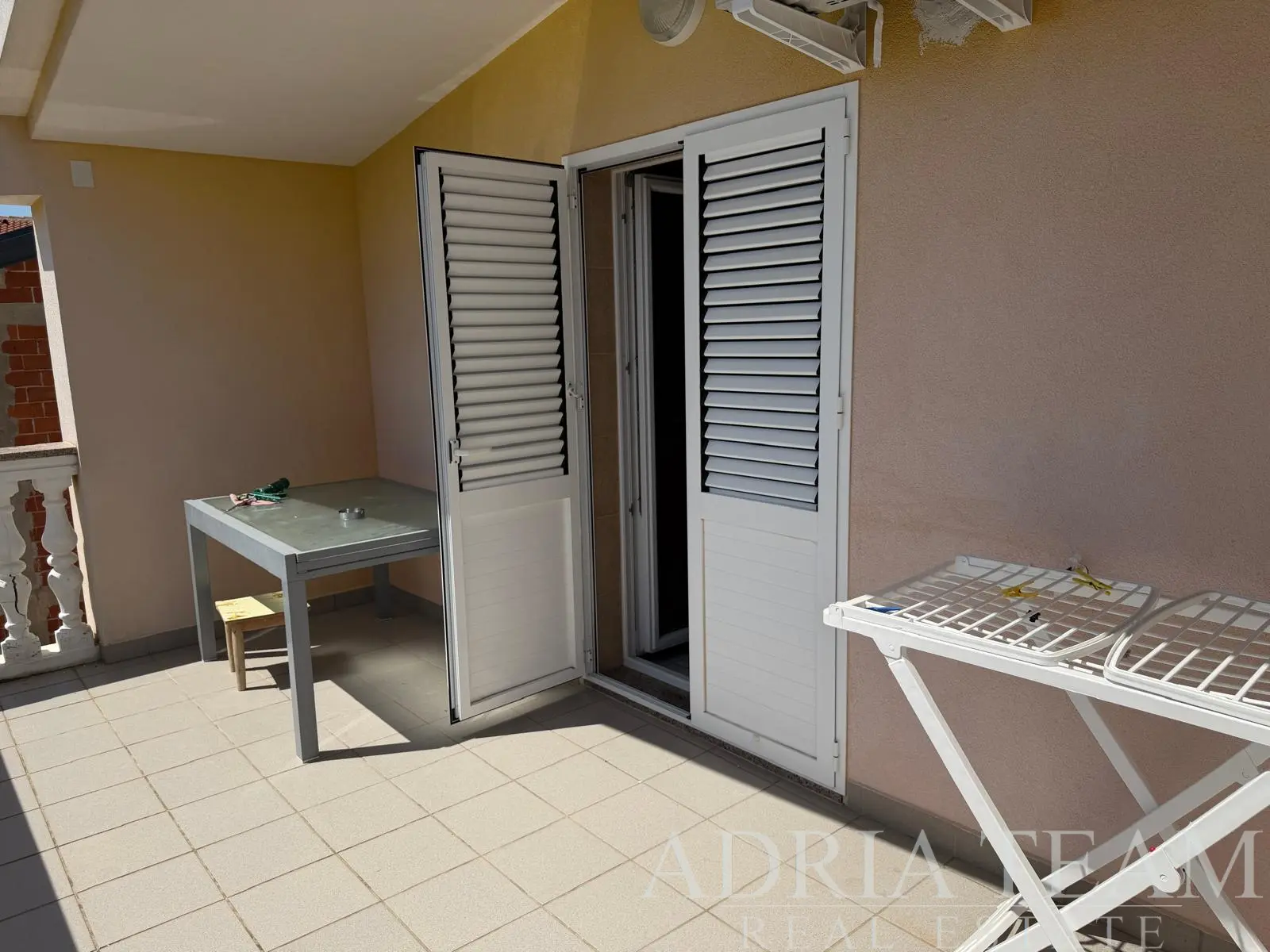 DOM S ĎALŠÍM APARTMÁNOM – POVLJANA, OSTROV PAG
