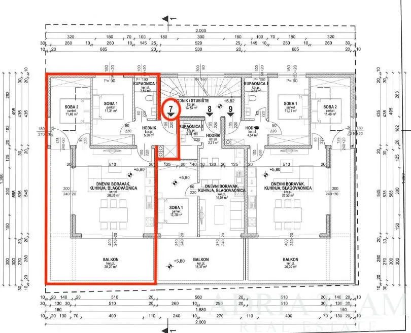 MODERNÝ TROJIZBOVÝ APARTMÁN S7 S PRIESTRANNÝM BALKÓNOM – POVLJANA, OSTROV PAG