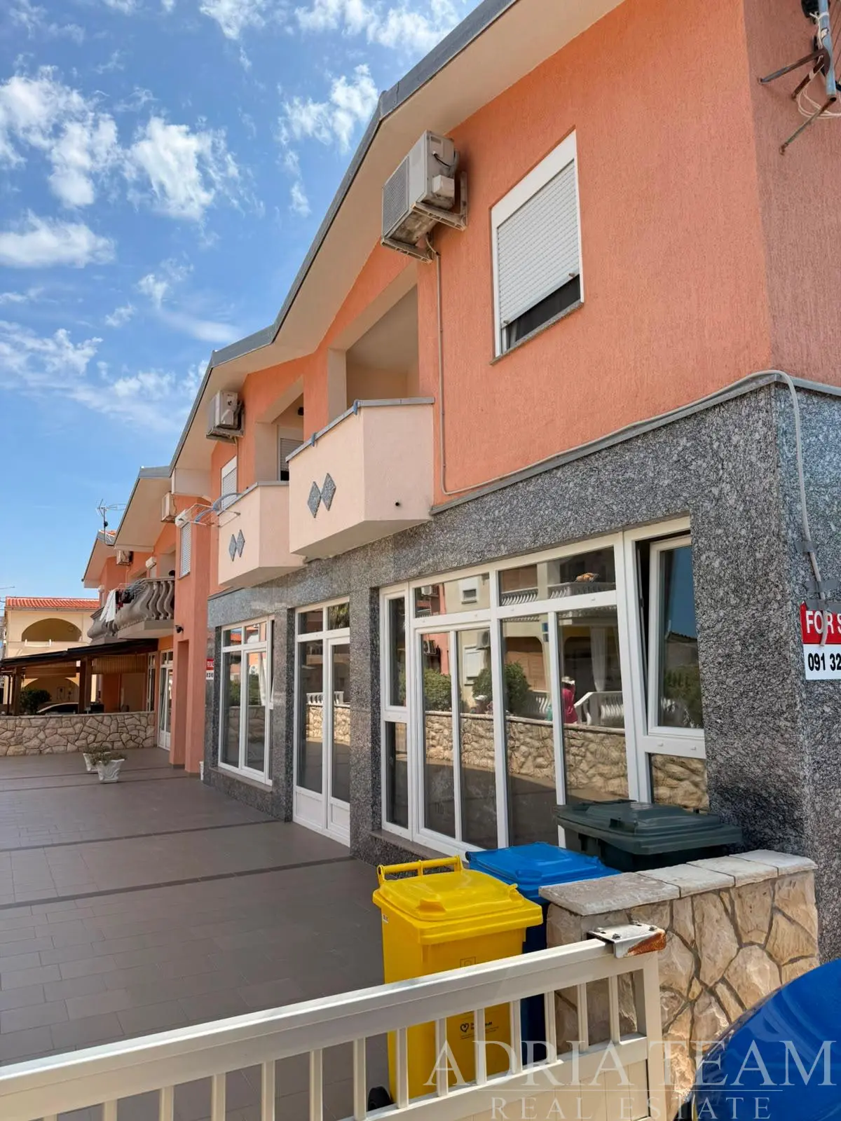 PRIESTRANNÝ APARTMÁNOVÝ DOM SO 7 APARTMÁNMI A GARÁŽOU – VIR