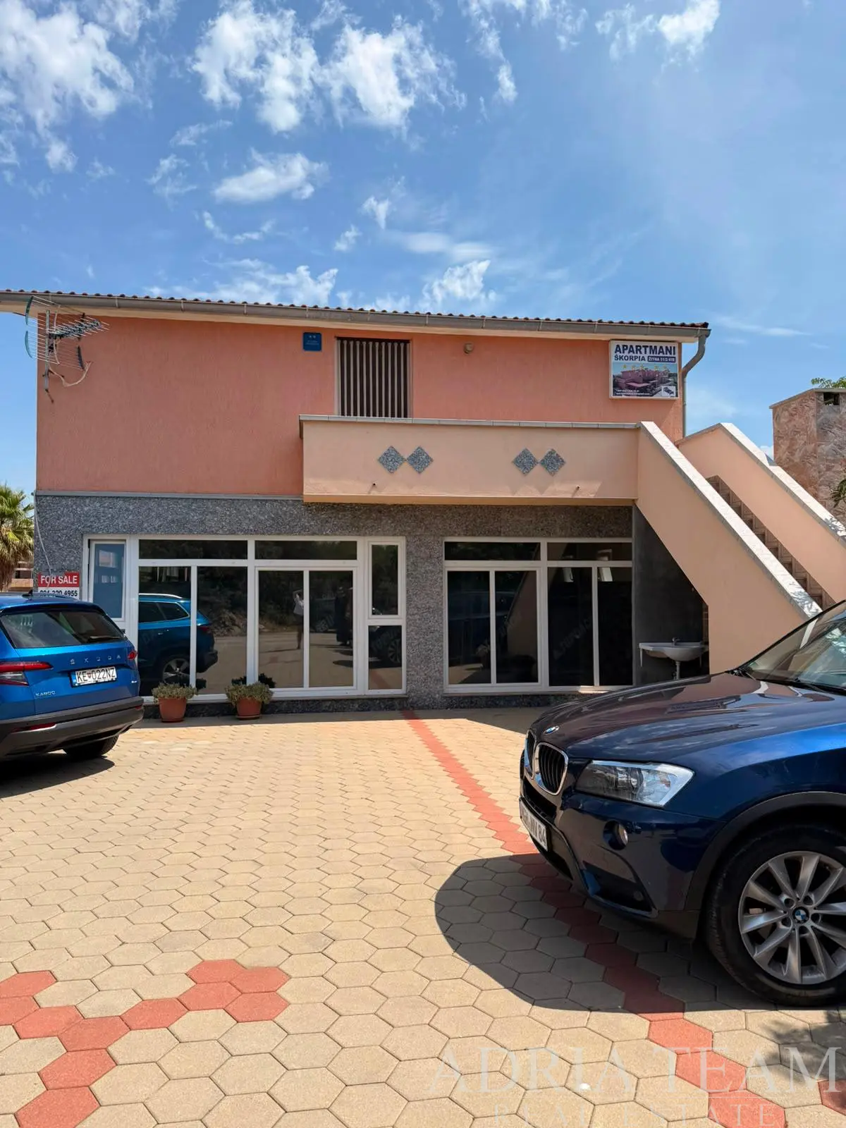 PRIESTRANNÝ APARTMÁNOVÝ DOM SO 7 APARTMÁNMI A GARÁŽOU – VIR