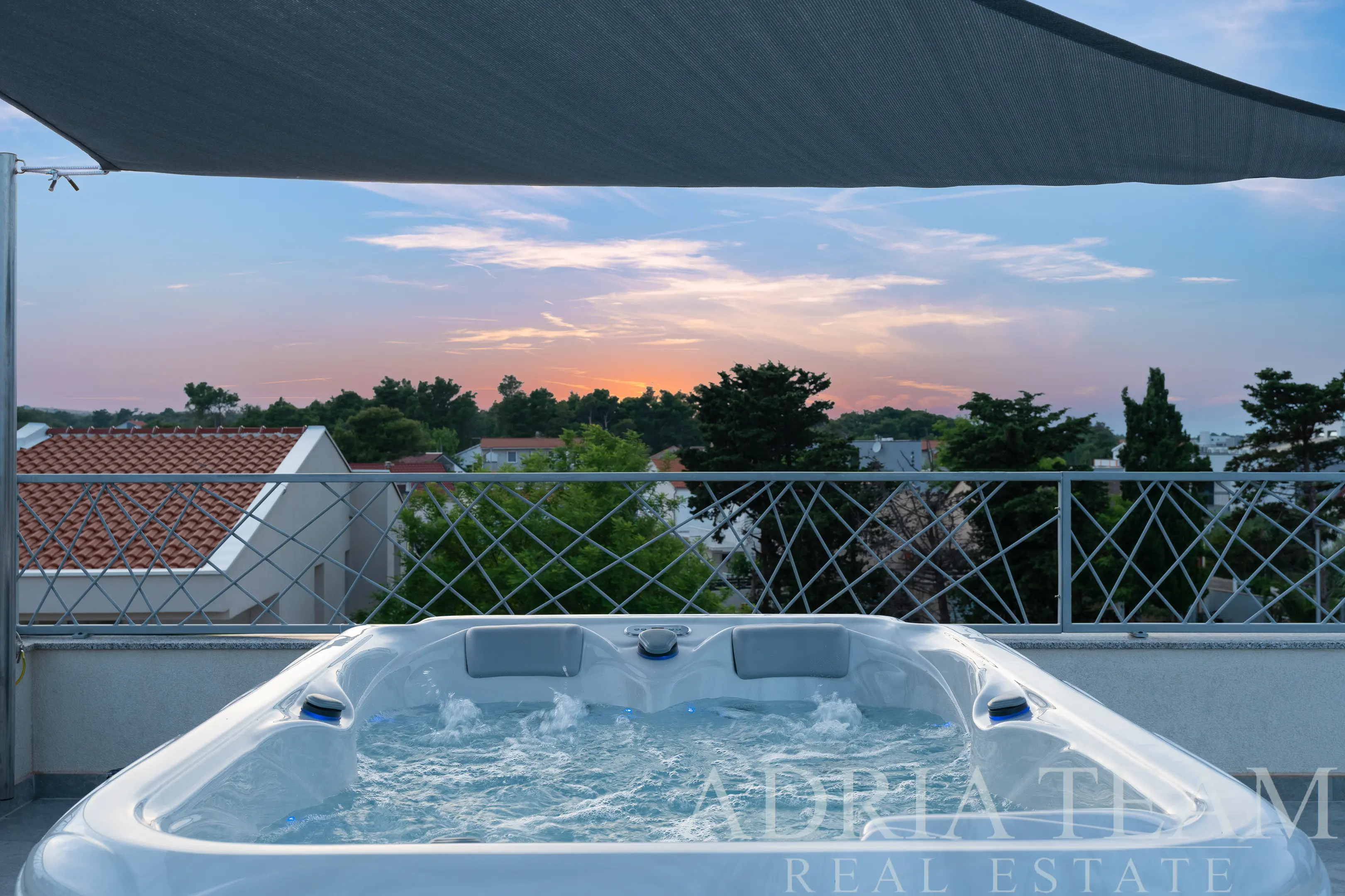 TROJIZBOVÝ APARTMÁN S3 S VEĽKÝMI TERASAMI – VIR