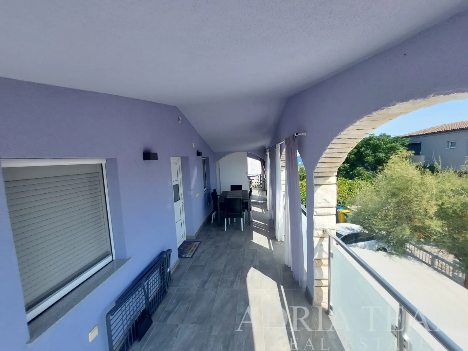 APARTMÁNOVÝ DOM SO 4 APARTMÁNMI, 40 M OD MORA – VIR