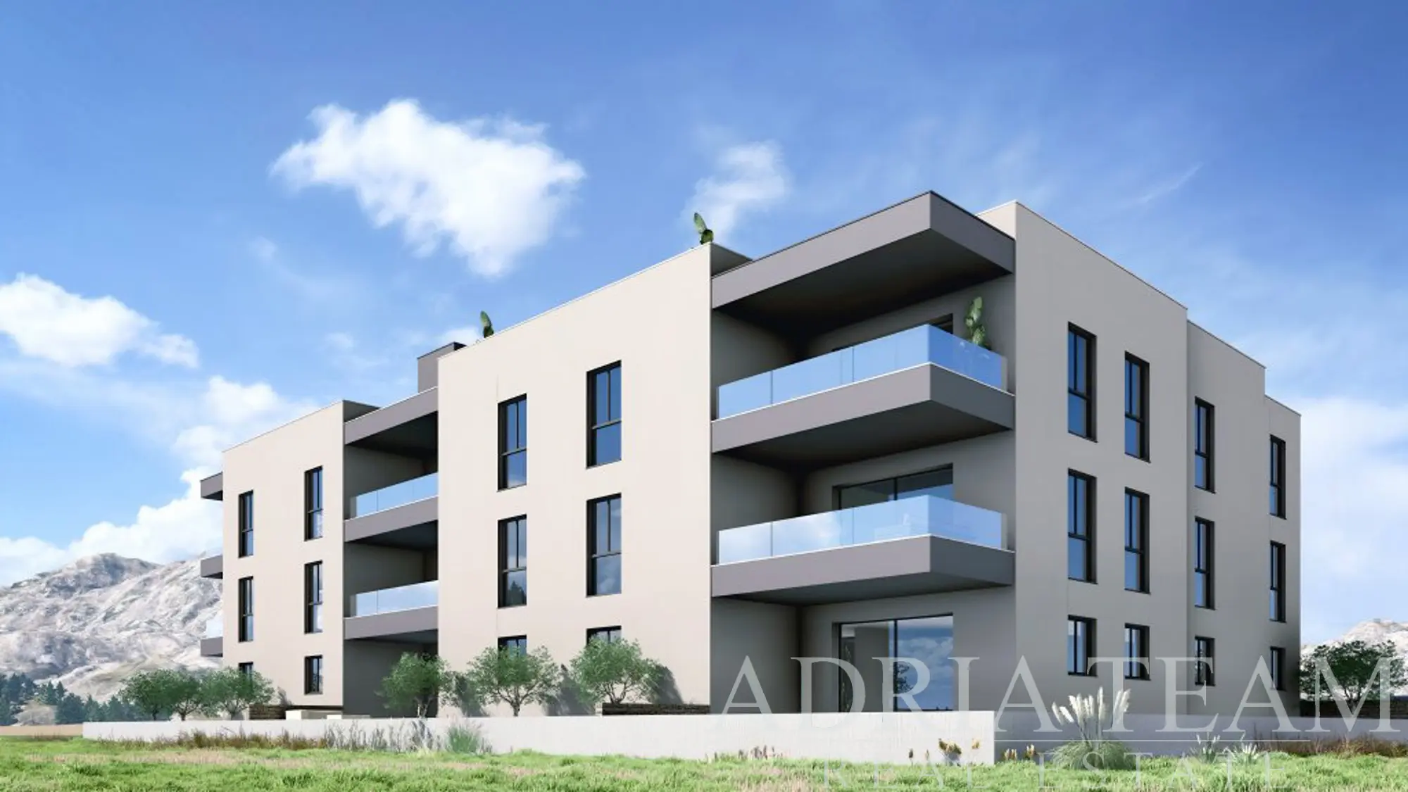 MODERNÝ TROJIZBOVÝ APARTMÁN SO SÚKROMNOU ZÁHRADOU A KRYTOU TERASOU V NOVOSTAVBE – PRIVLAKA, SABUNIKE