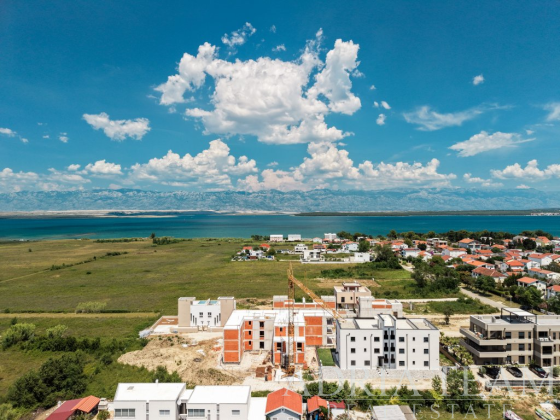 MODERNÝ TROJIZBOVÝ APARTMÁN S KRYTOU TERASOU V NOVOSTAVBE – PRIVLAKA, SABUNIKE nehnuteľnosť na predaj