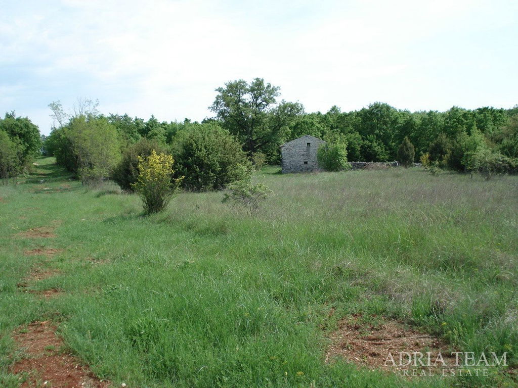 POĽNOHOSPODÁRSKY POZEMOK VHODNÝ NA TURIZMUS – OKOLIE ROVINJA (KANFANAR)