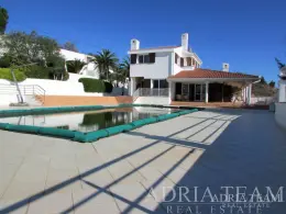 LUXUSNÁ VILA S BAZÉNOM – RAŽANAC nehnuteľnosť na predaj