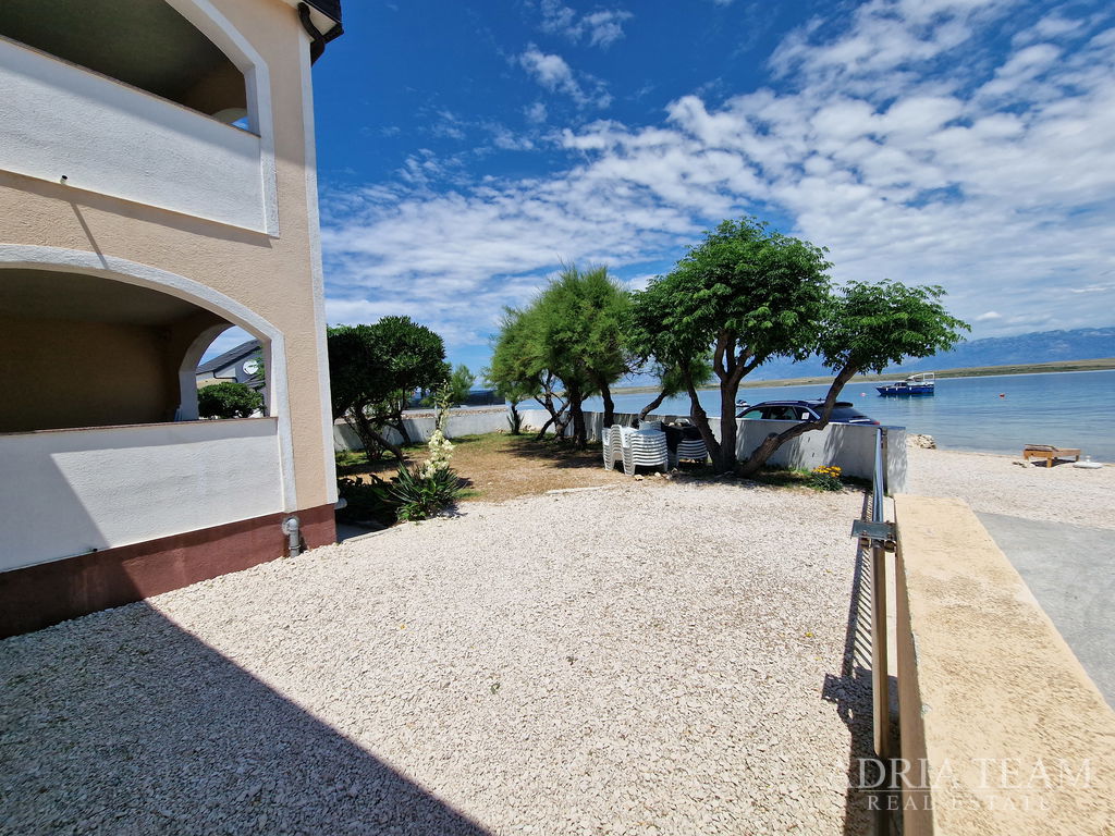 SAMOSTATNE STOJACI DOM S 5 APARTMÁNMI – BLÍZKO MORA A PLÁŽE – VIR