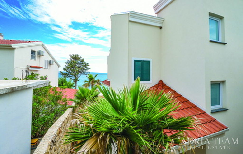 LUXUSNÁ VILA, 5 m OD MORA – KOŠLJUN, PAG