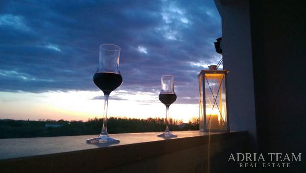 APARTMÁNOVÝ DOM SO 7 APARTMÁNMI – PRIVLAKA